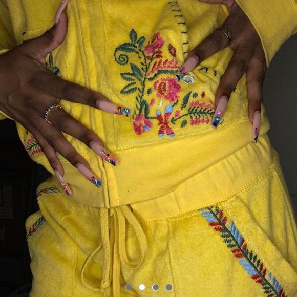 JUICY COUTURE RARE YELLOW
TRACKSUIT ( both pieces ) - Picture 2 of 3